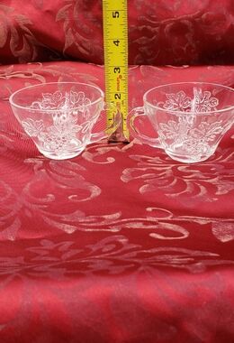 Anchor Hocking Clear Embossed Grape Grapevine Leaves Pattern Glass - Set of 2